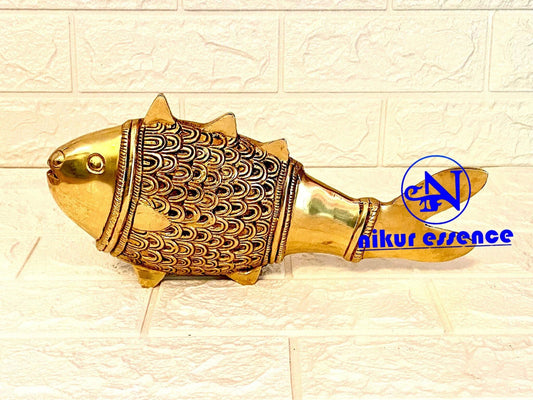 Vintage Brass Fish Figurine, Beautifully Detailed with Textured Scales and Ornate Tails, Perfect for Adding a Nautical Touch to Your Home or Office Nikuressence