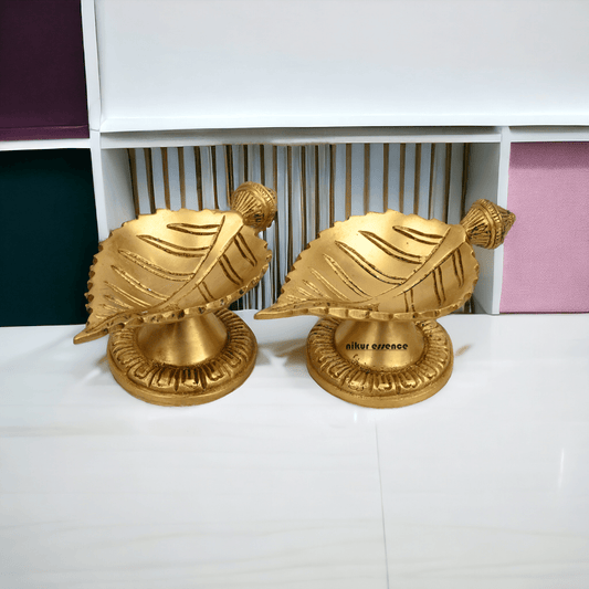 Buy Pure Brass 2 Pair Leaf Diya by Nikur Essence - 14 cm Nikuressence
