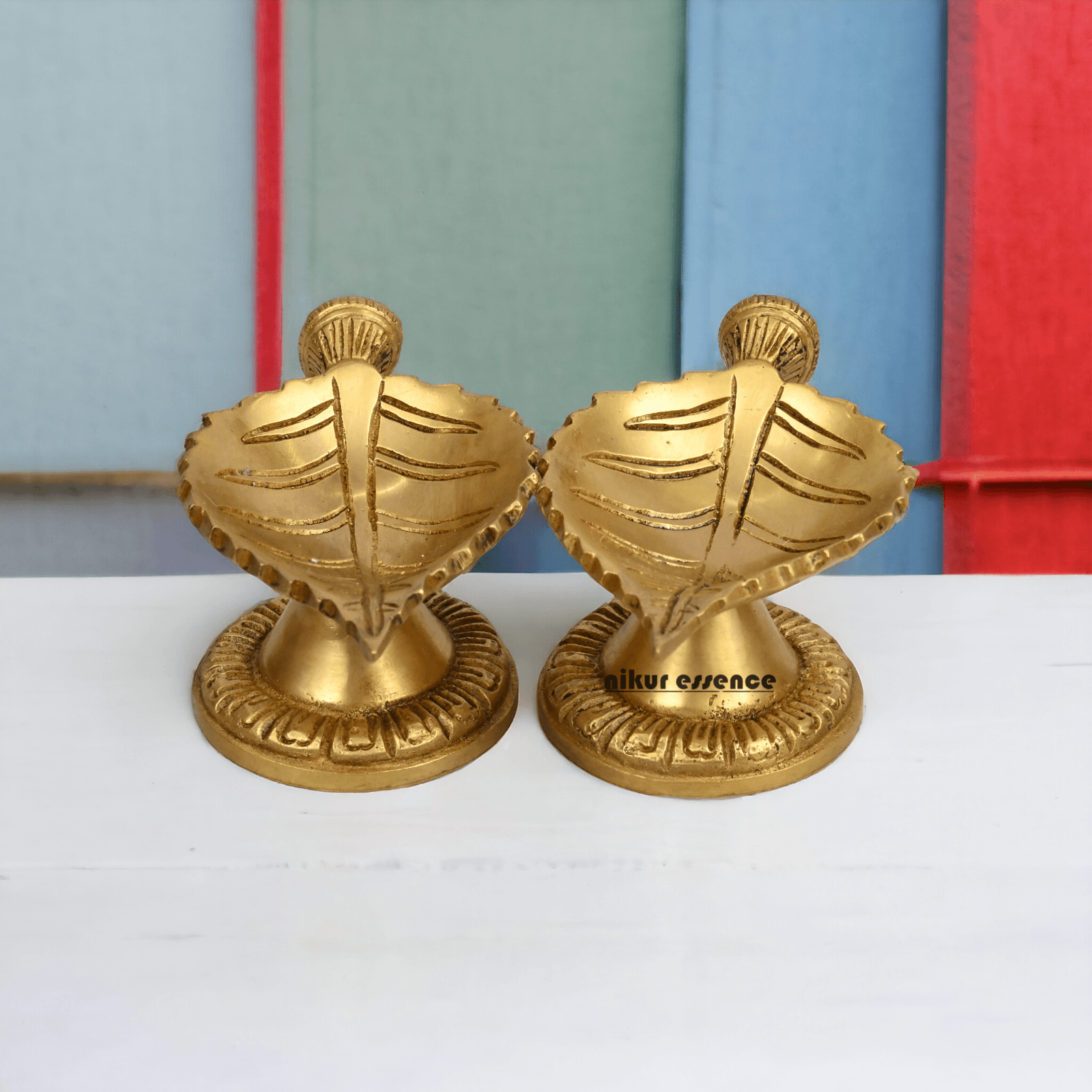 Buy Pure Brass 2 Pair Leaf Diya by Nikur Essence - 14 cm Nikuressence