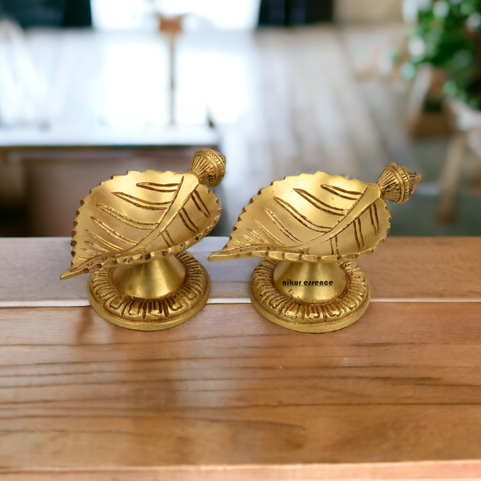 Buy Pure Brass 2 Pair Leaf Diya by Nikur Essence - 14 cm Nikuressence