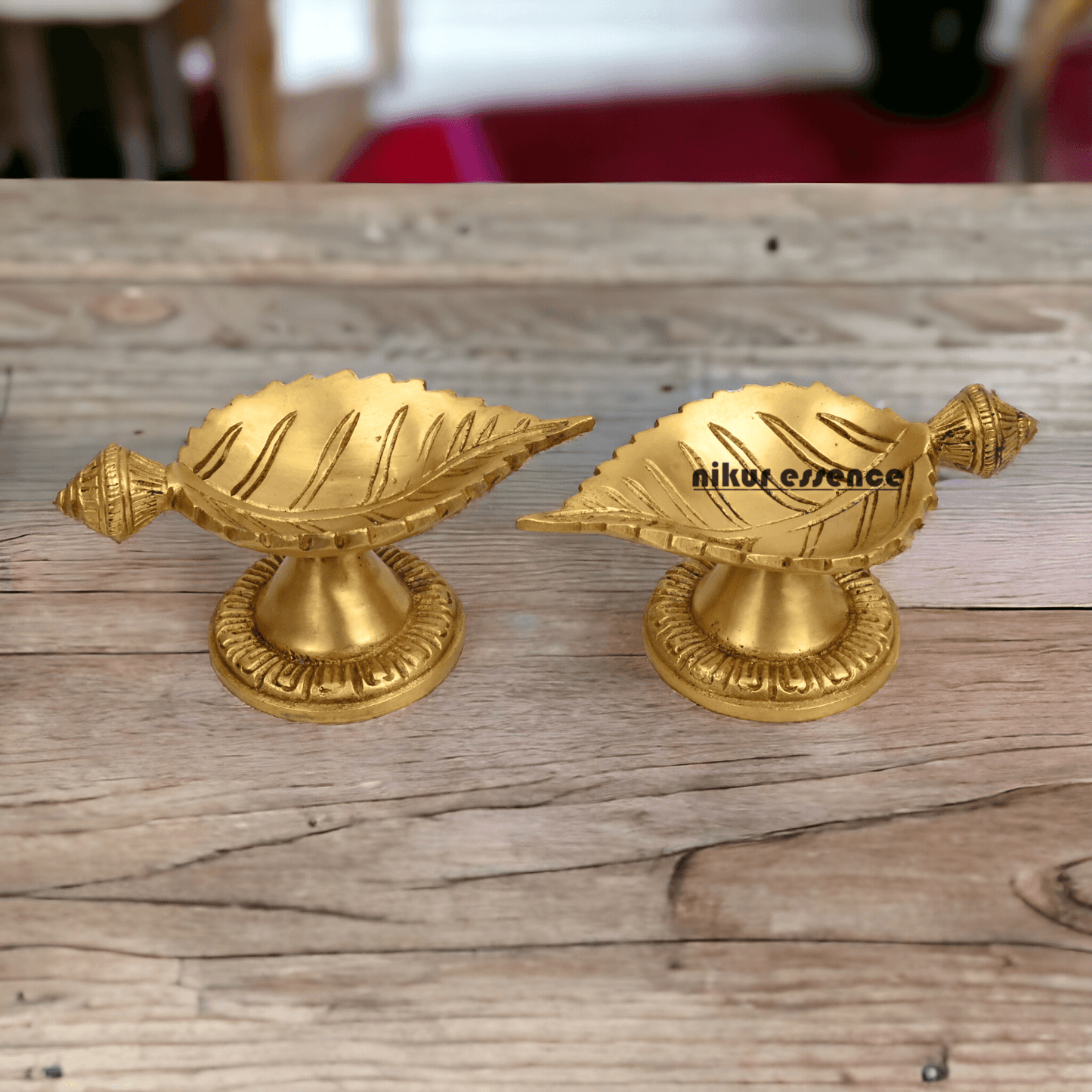 Buy Pure Brass 2 Pair Leaf Diya by Nikur Essence - 14 cm Nikuressence