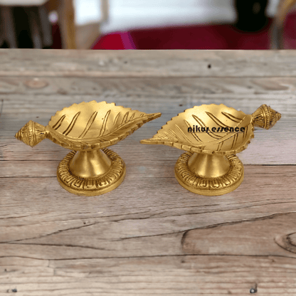 Buy Pure Brass 2 Pair Leaf Diya by Nikur Essence - 14 cm Nikuressence