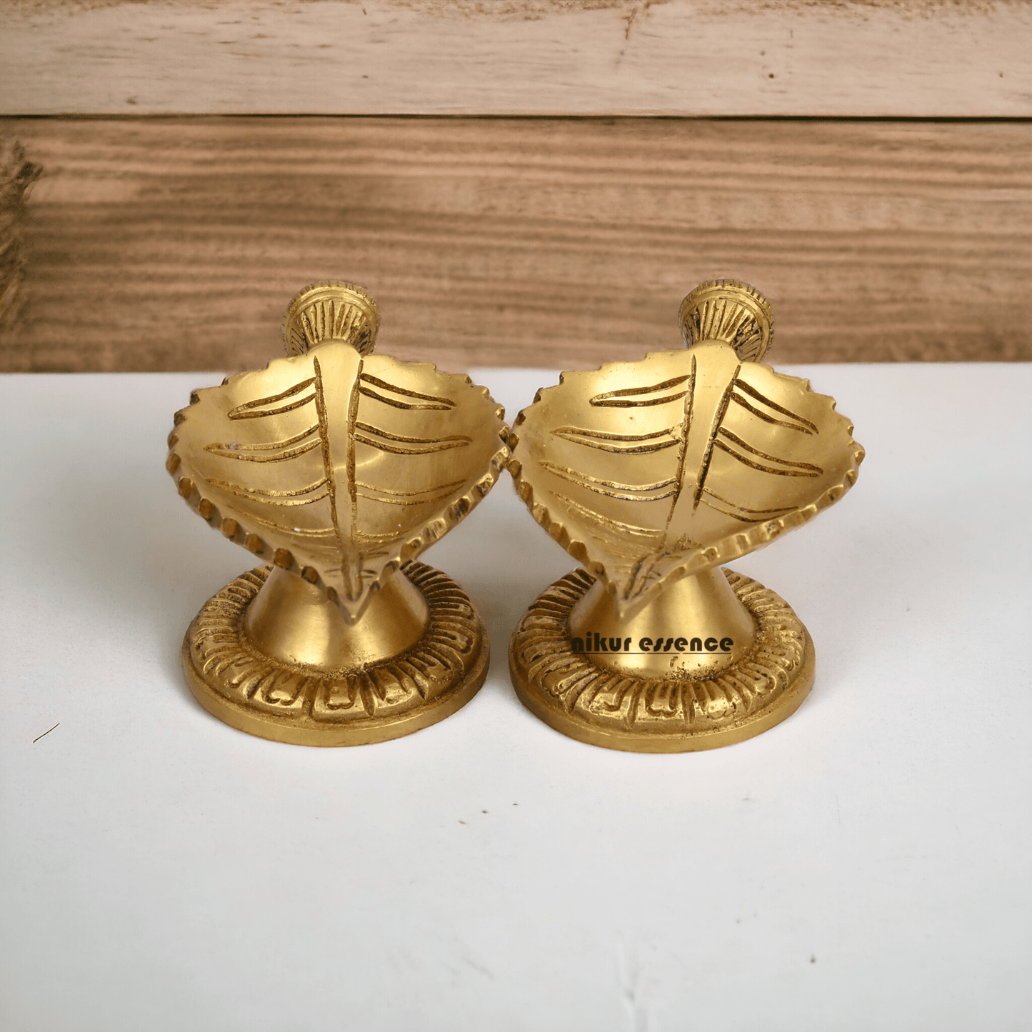Buy Pure Brass 2 Pair Leaf Diya by Nikur Essence - 14 cm Nikuressence