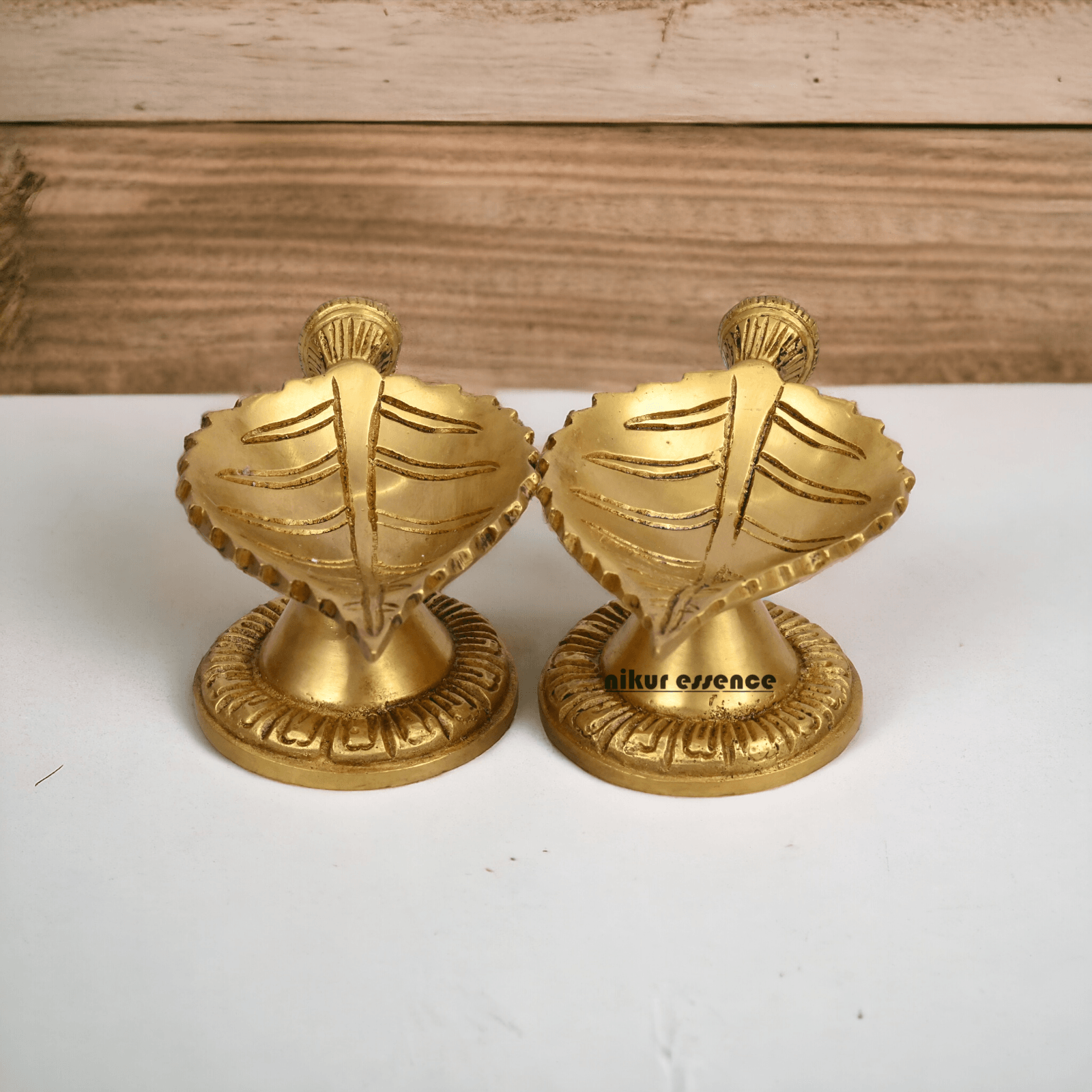 Buy Pure Brass 2 Pair Leaf Diya by Nikur Essence - 14 cm Nikuressence