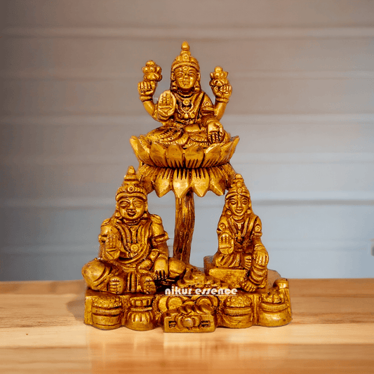 Kuber with Laxmi Kuvera Chithralekha - Exquisite 12 cm Sculptural Representation of Prosperity and Wealth Nikuressence
