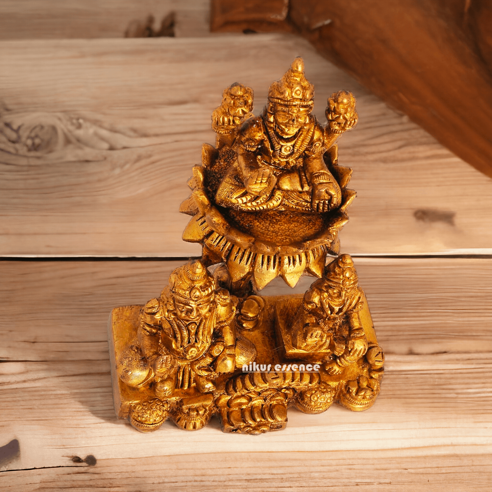 Kuber with Laxmi Kuvera Chithralekha - Exquisite 12 cm Sculptural Representation of Prosperity and Wealth Nikuressence