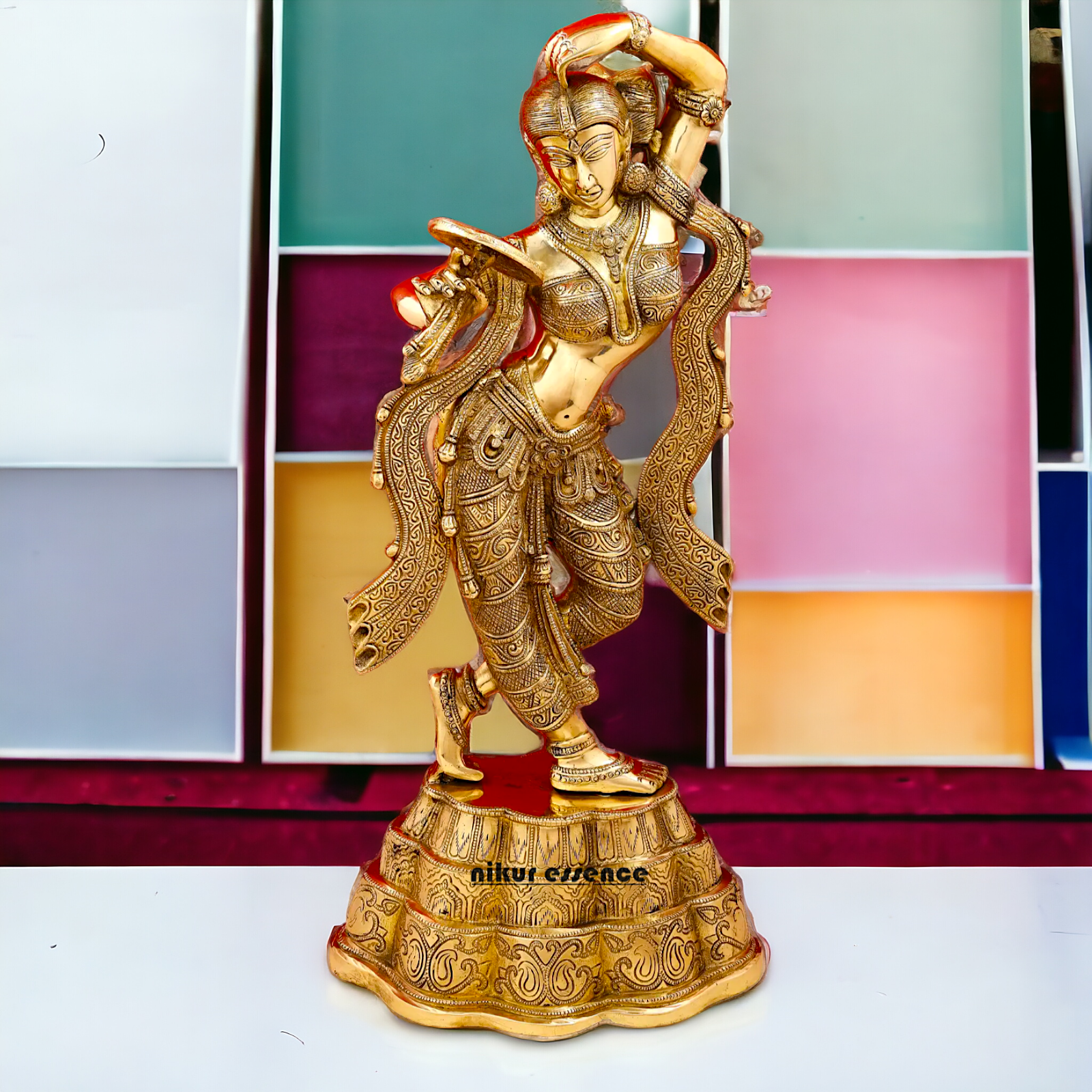 Brass Statue of a Young Lady Applying Vermilion, Capturing the Timeless Ritual of Beauty and Grace Nikuressence