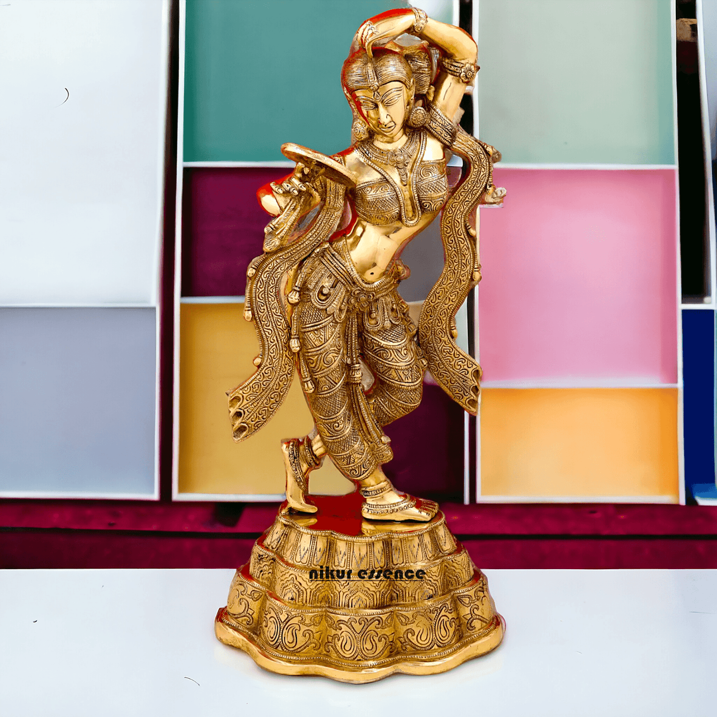 Brass Statue of a Young Lady Applying Vermilion, Capturing the Timeless Ritual of Beauty and Grace Nikuressence
