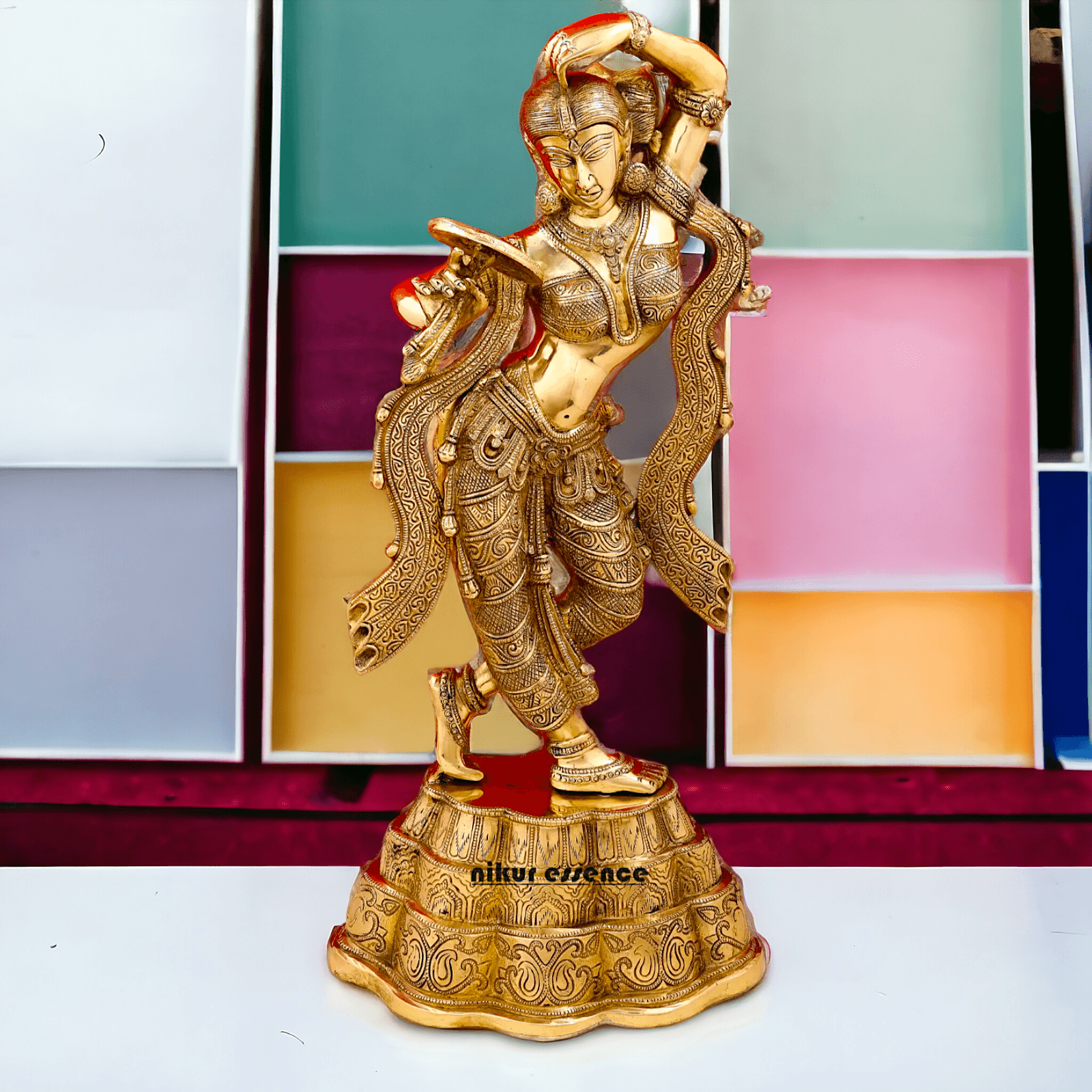 Brass Statue of a Young Lady Applying Vermilion, Capturing the Timeless Ritual of Beauty and Grace Nikuressence