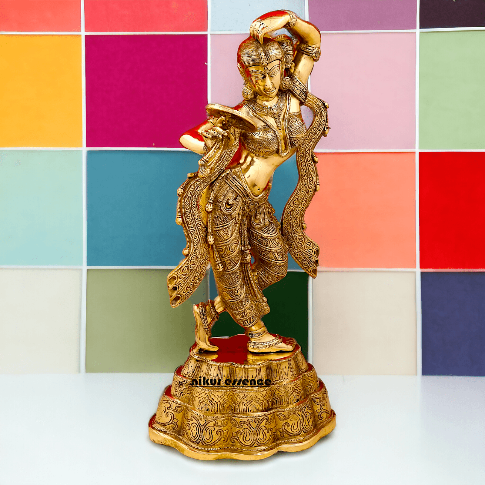 Brass Statue of a Young Lady Applying Vermilion, Capturing the Timeless Ritual of Beauty and Grace Nikuressence