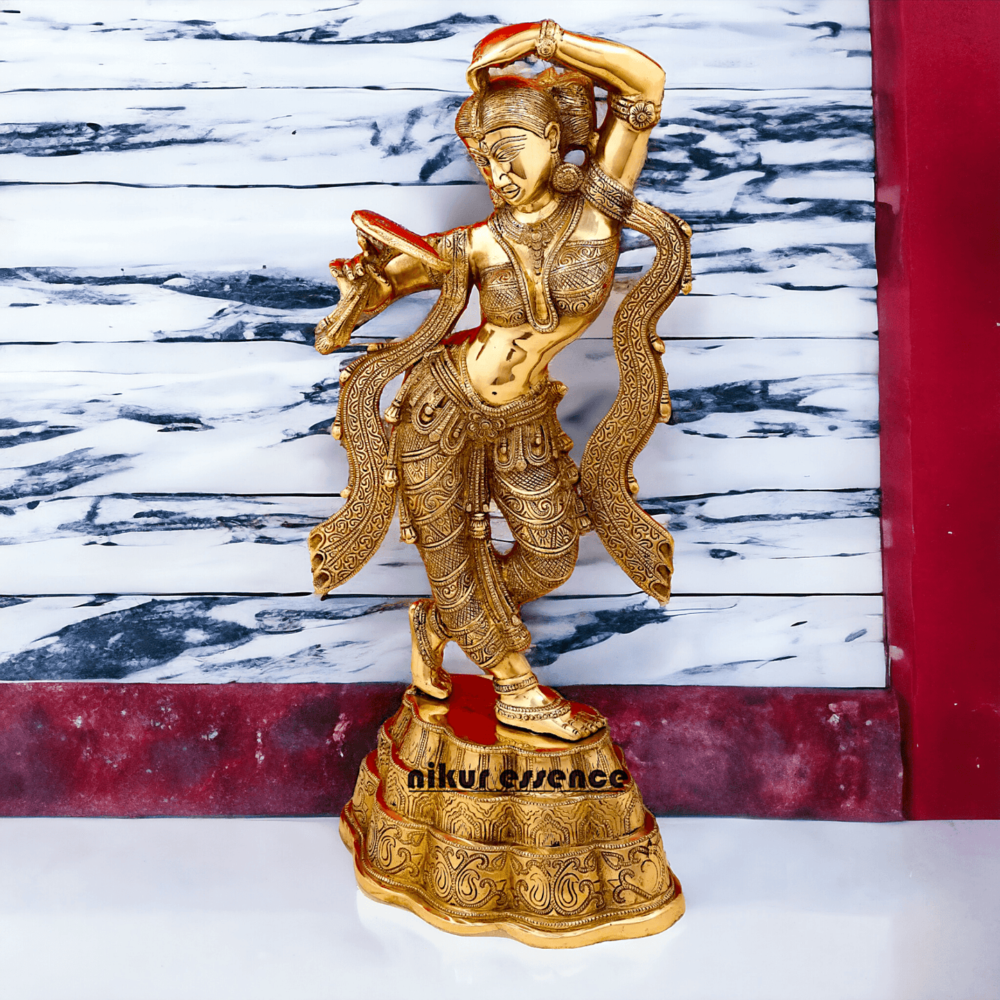 Brass Statue of a Young Lady Applying Vermilion, Capturing the Timeless Ritual of Beauty and Grace Nikuressence