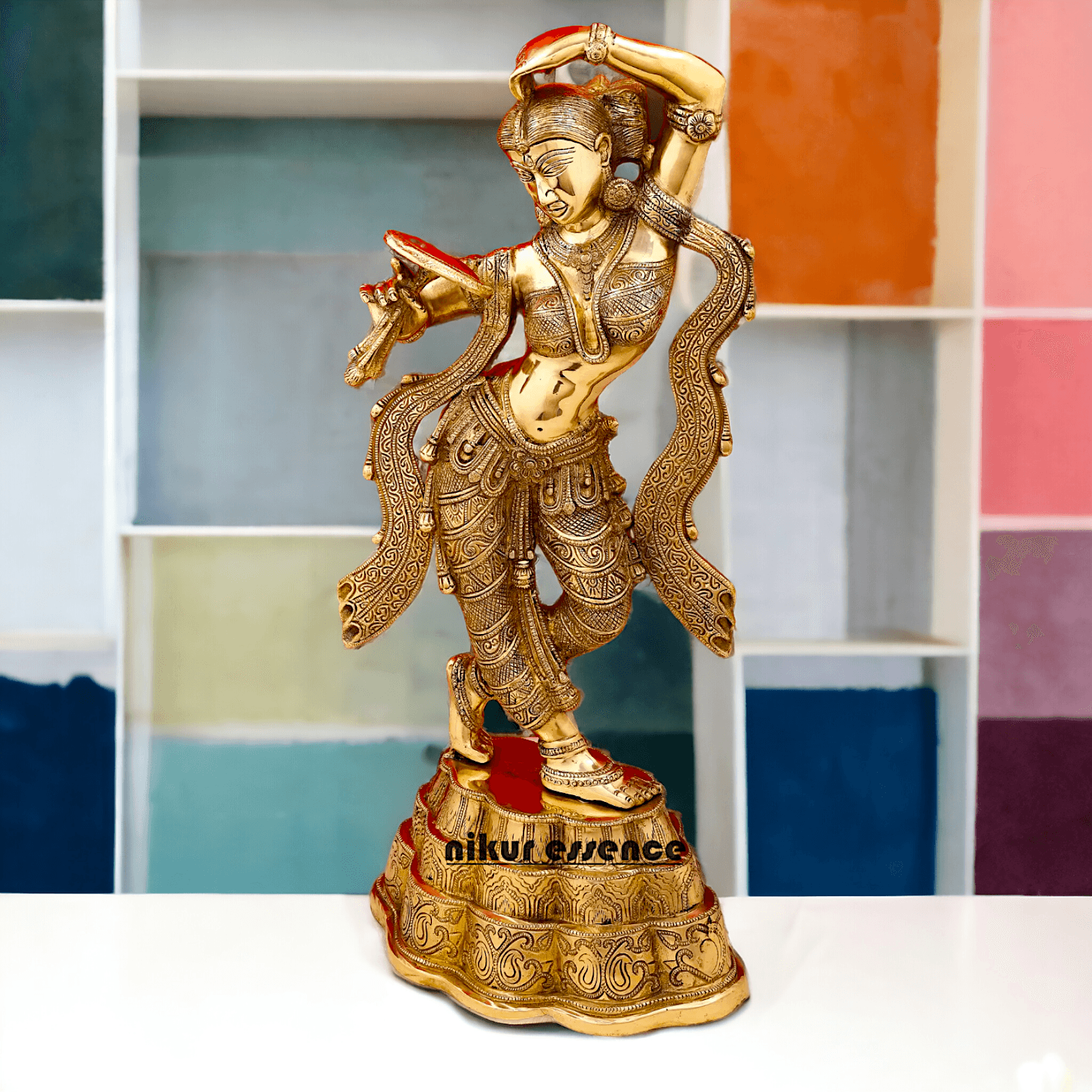 Brass Statue of a Young Lady Applying Vermilion, Capturing the Timeless Ritual of Beauty and Grace Nikuressence