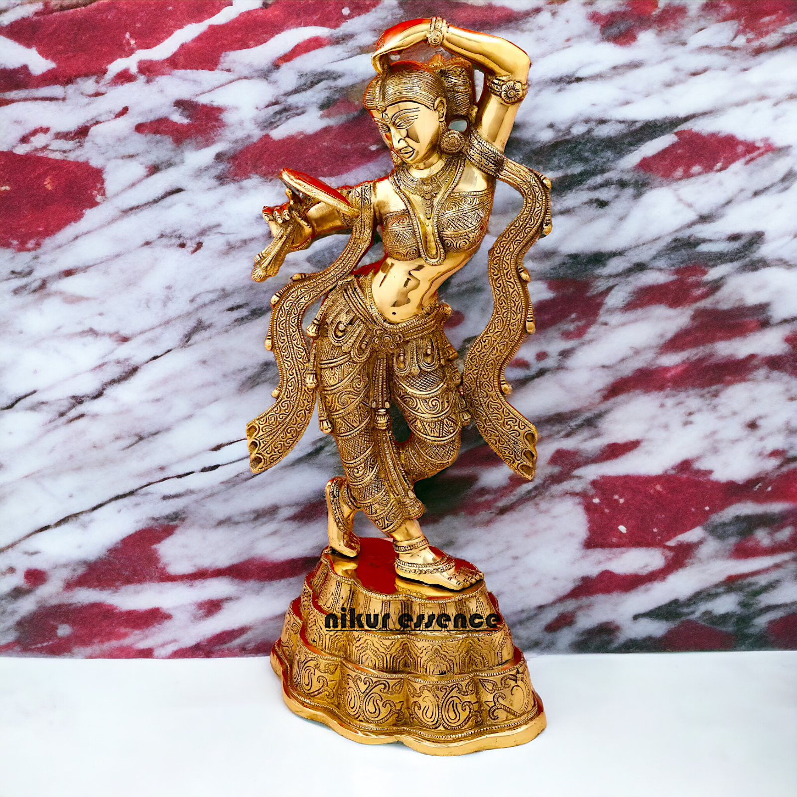 Brass Statue of a Young Lady Applying Vermilion, Capturing the Timeless Ritual of Beauty and Grace Nikuressence