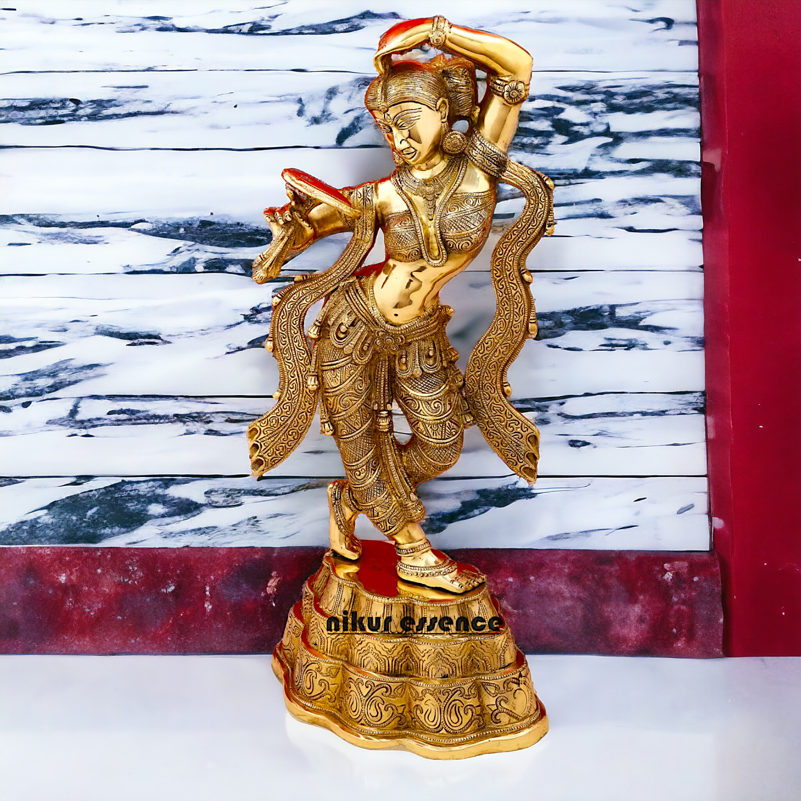 Brass Statue of a Young Lady Applying Vermilion, Capturing the Timeless Ritual of Beauty and Grace Nikuressence