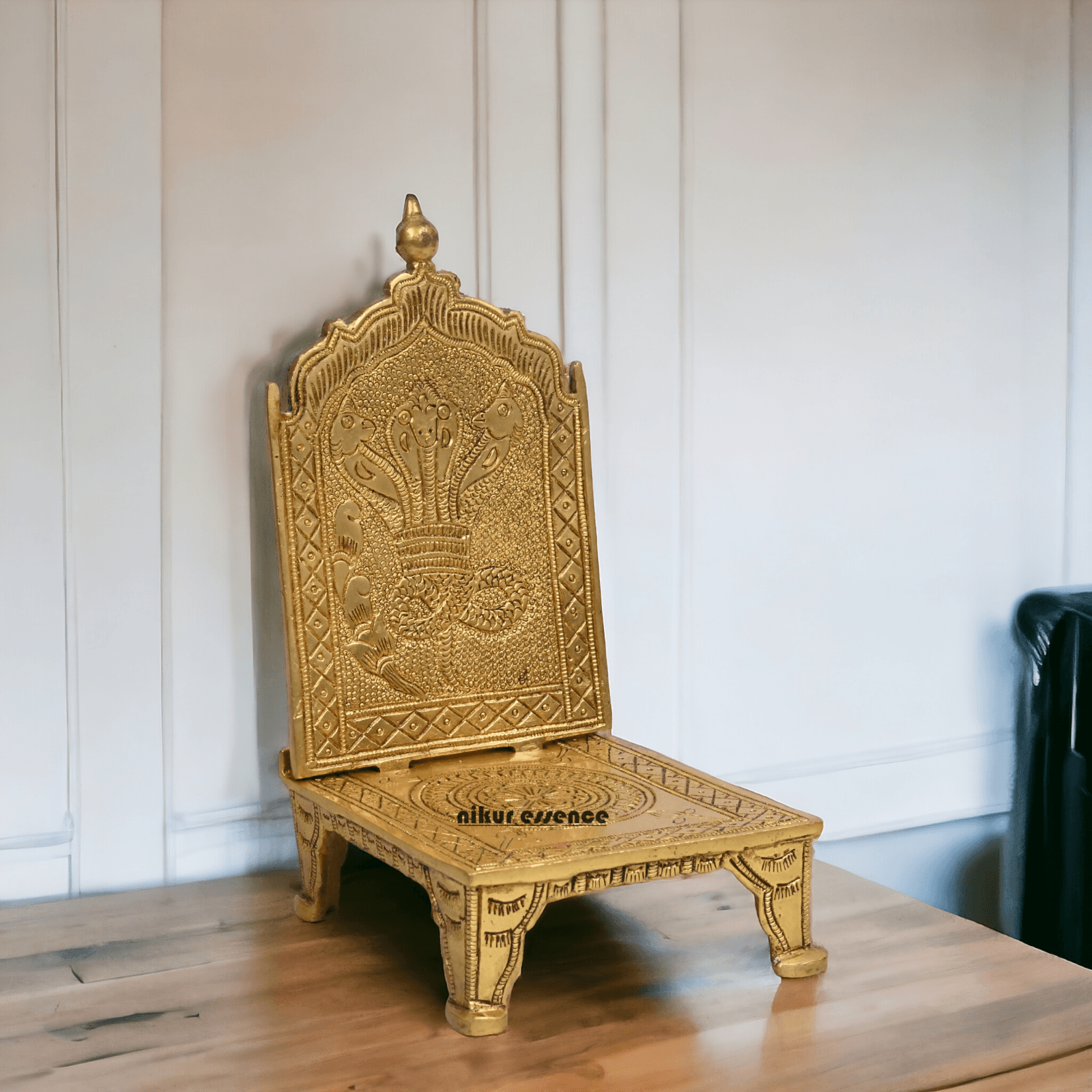 Buy Throne in Solid Brass 18 cm by Nikur Essence Nikuressence