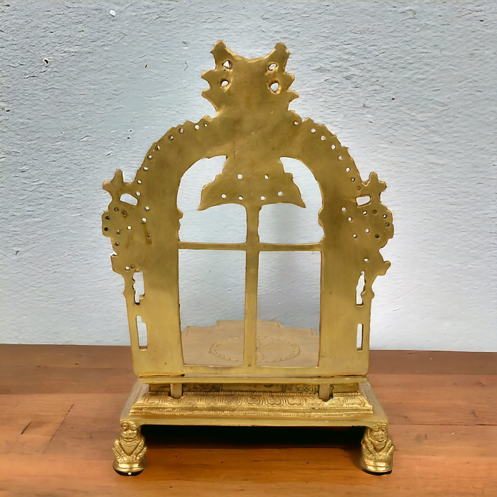 Pure Brass Throne by Nikur Essence - 30.5 cm Height Nikuressence