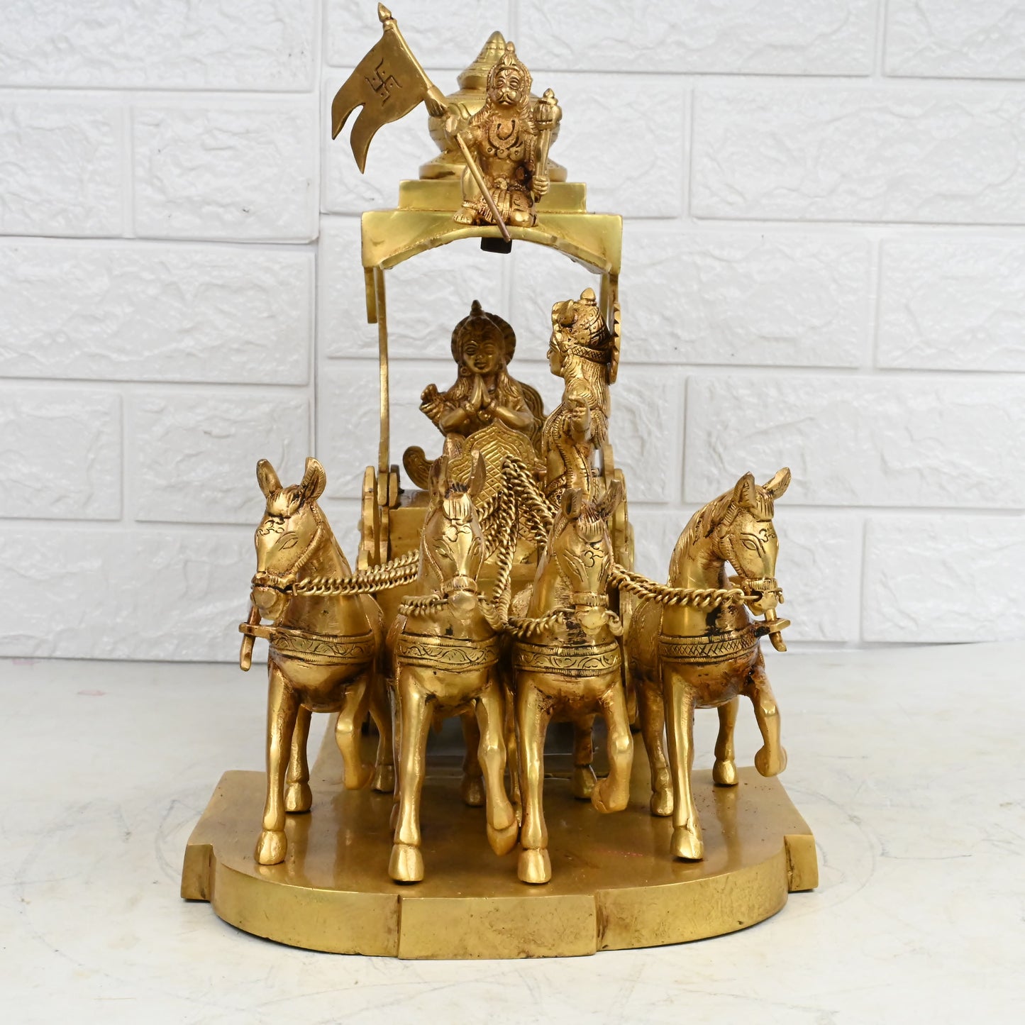 Brass online Lord Krishna Arjun Ratha by Nikur Essence - 14 inches height Nikuressence