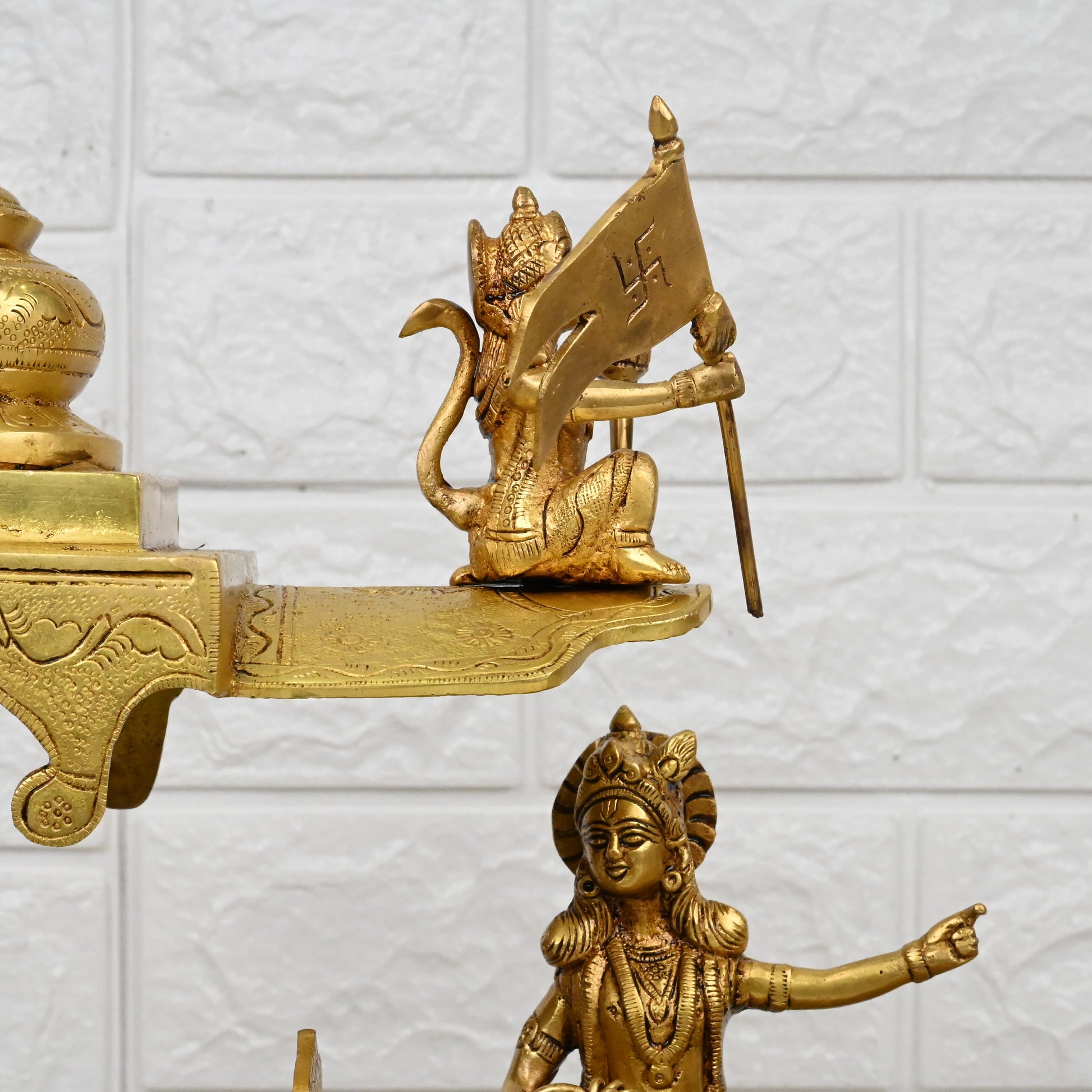 Brass online Lord Krishna Arjun Ratha by Nikur Essence - 14 inches height Nikuressence