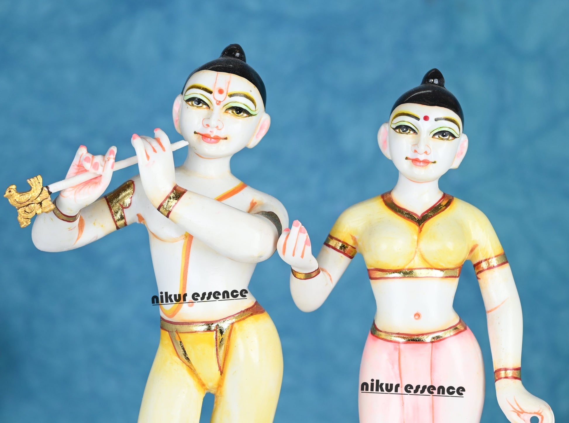 ISKCON Radha Krishna Statue -nikur essence Nikuressence