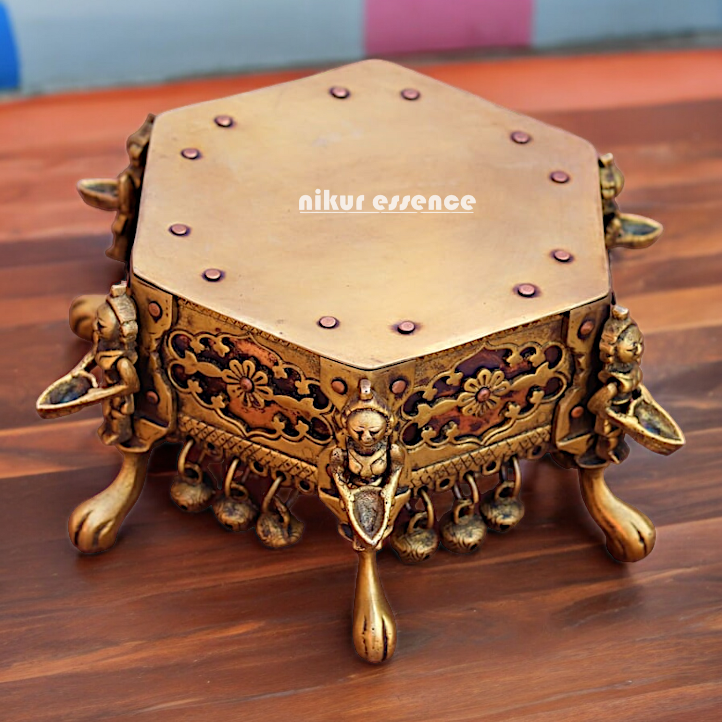 Brass chowki table - 10 Inches Nikuressence