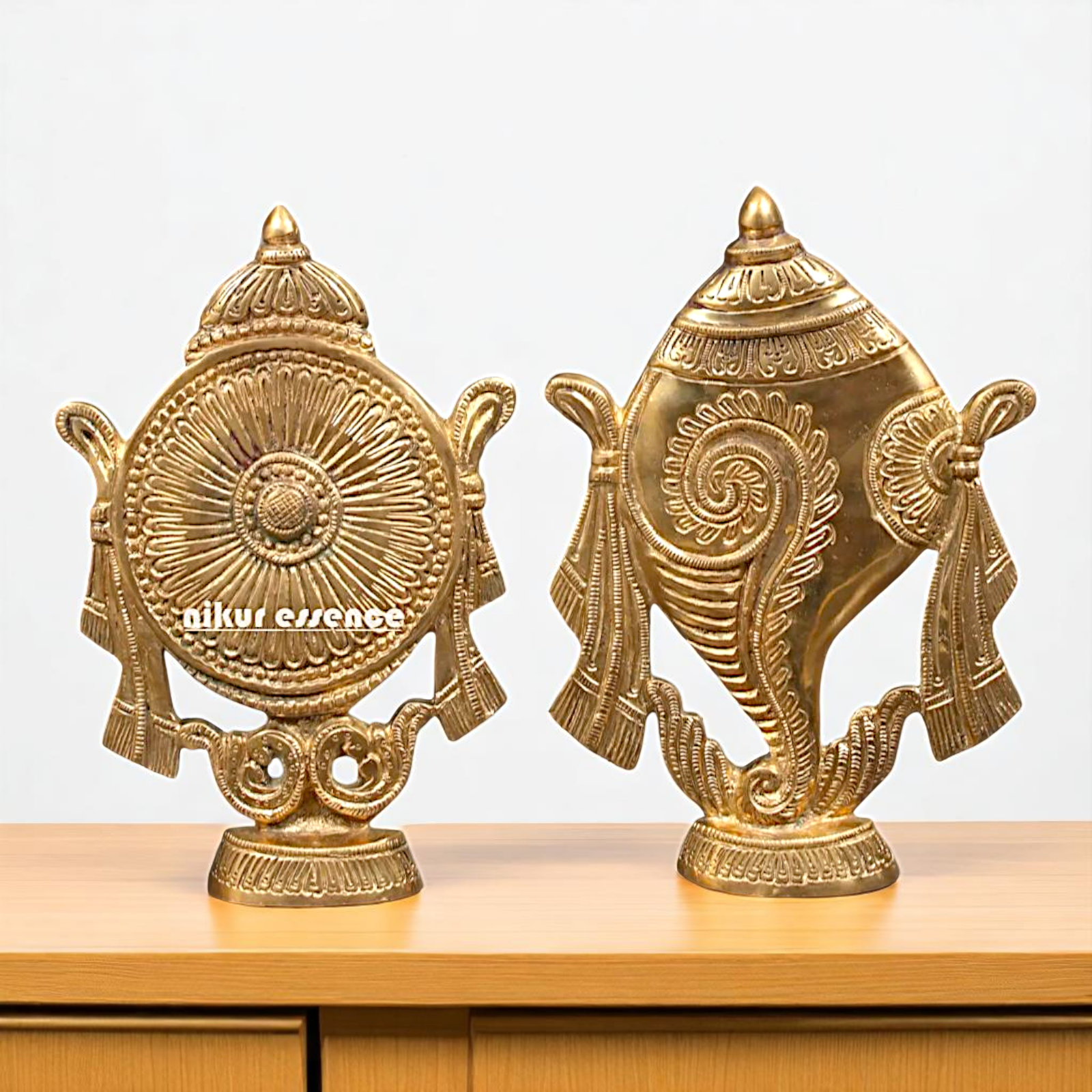 Shankh chakra Symbol Bronze/Panchaloha idol - 9 Inches Nikuressence