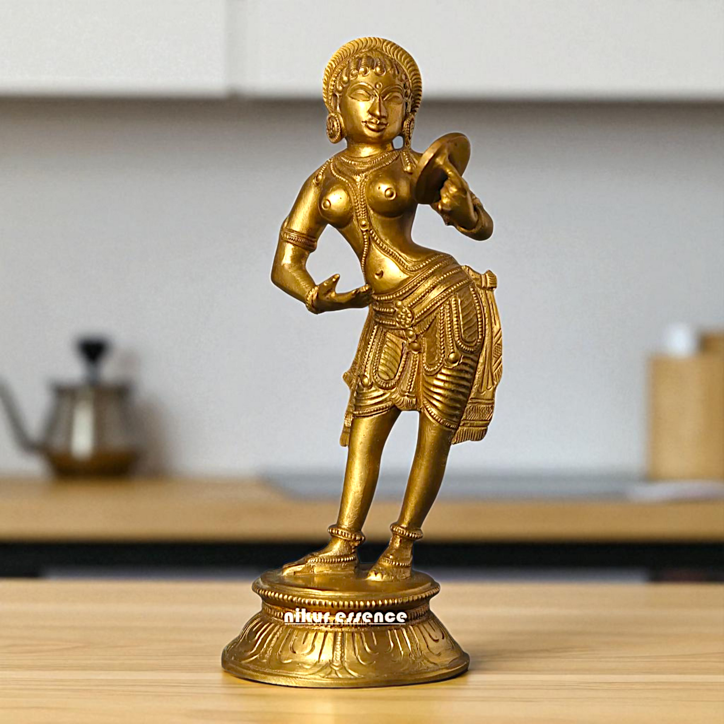 Mirror Lady Standing Bronze/Panchaloha idol - 6 Inches Nikuressence