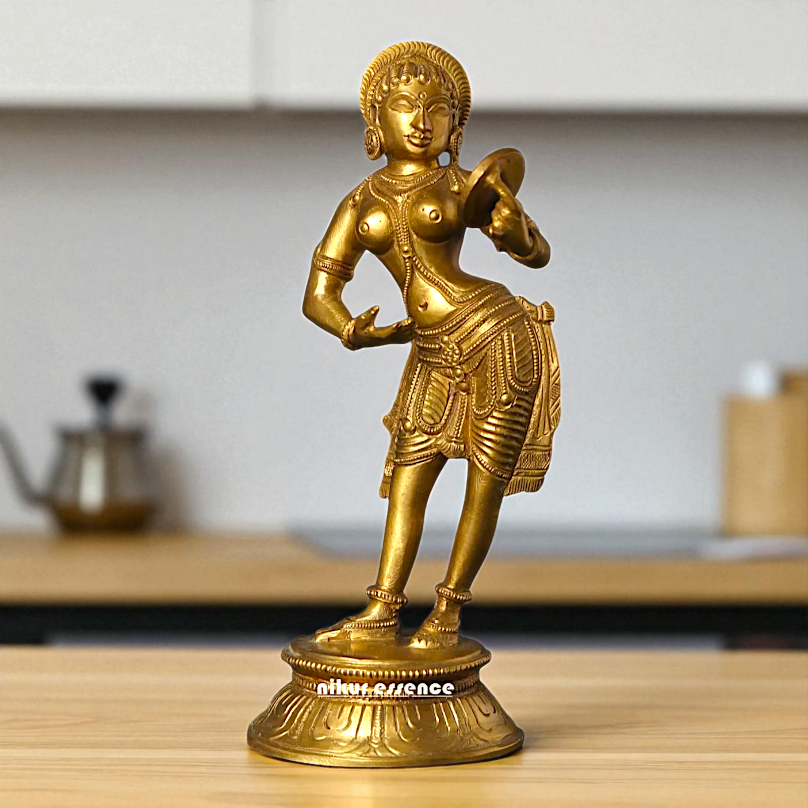 Mirror Lady Standing Bronze/Panchaloha idol - 6 Inches Nikuressence