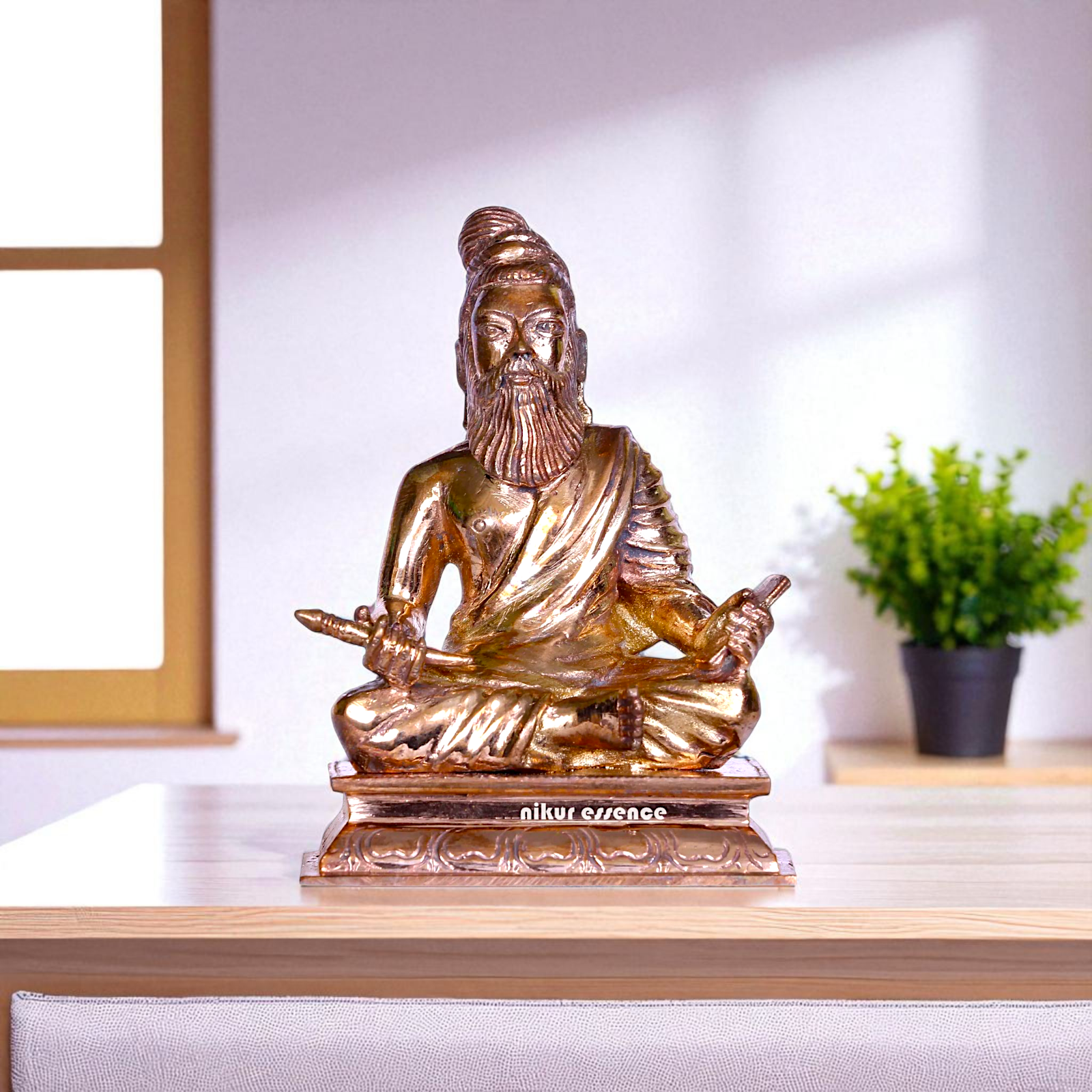 Philosopher Thiruvalluvar Tamil Guru seated Bronze/Panchaloha idol - 3 Inches Nikuressence