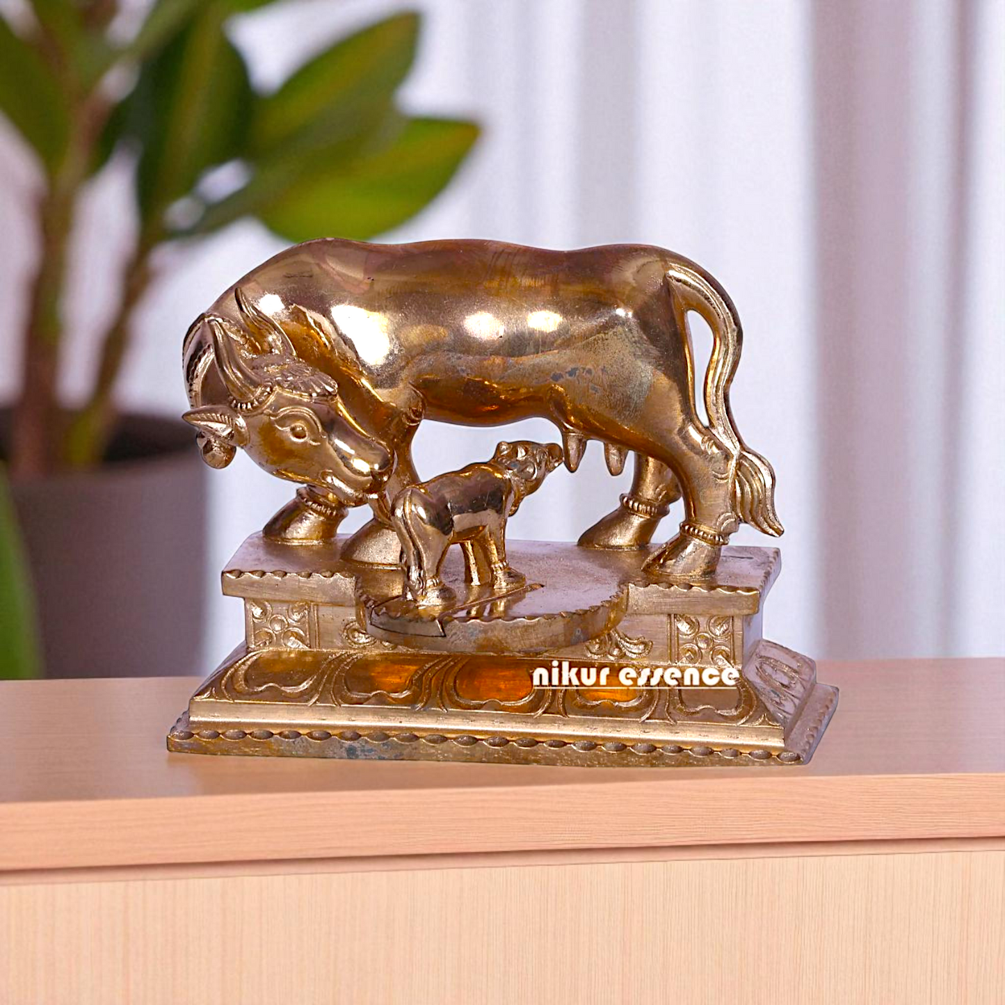Goddess kamadhenu Cow mata with Calf Bronze/Panchaloha idol - 4 Inches Nikuressence