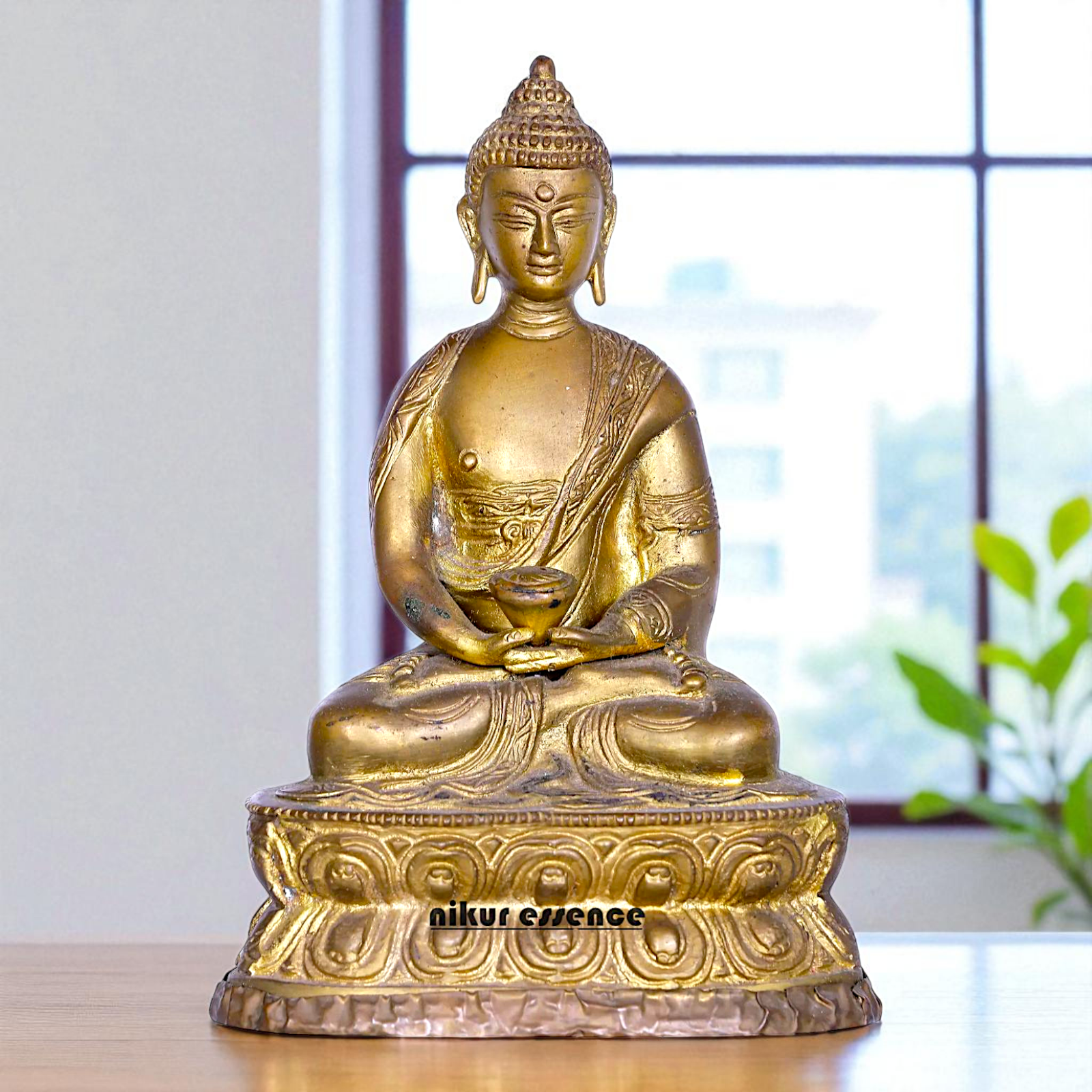 Lord Buddha seated with dhayan mudra Bronze Panchaloha idol - 8 Inches Nikuressence