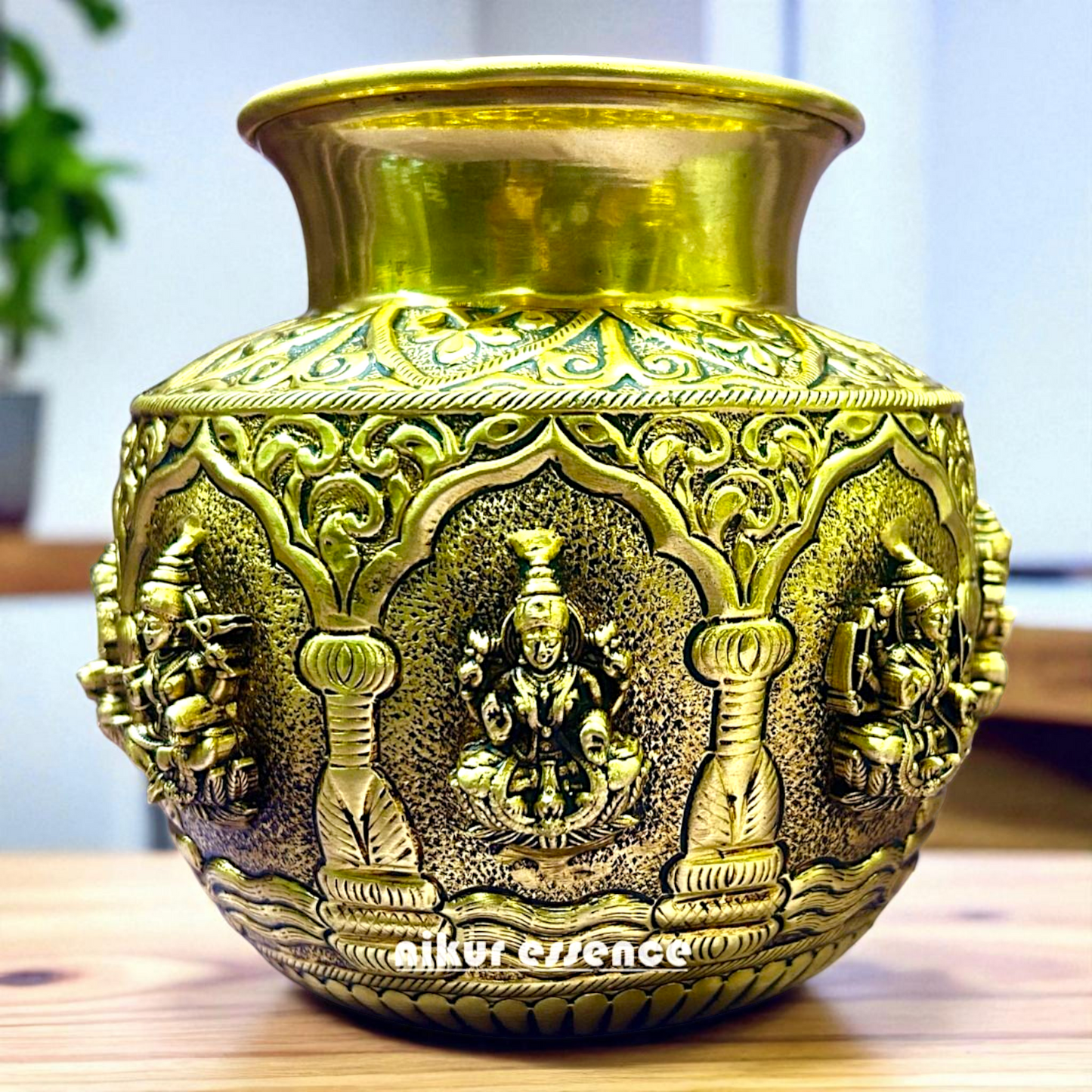 Asthalakahmi kalash Matka solid Brass - 5 Inches Nikuressence