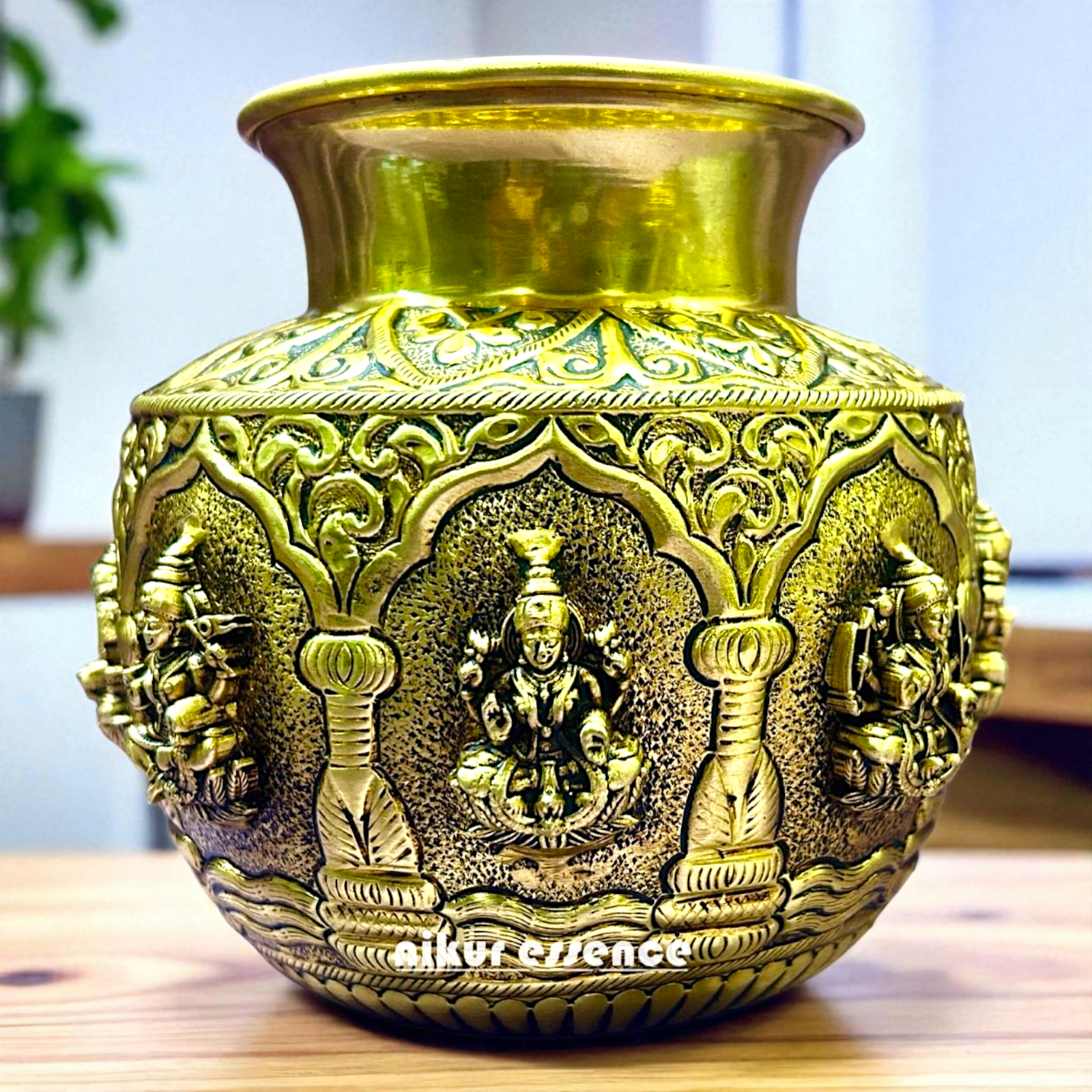 Asthalakahmi kalash Matka solid Brass - 5 Inches Nikuressence