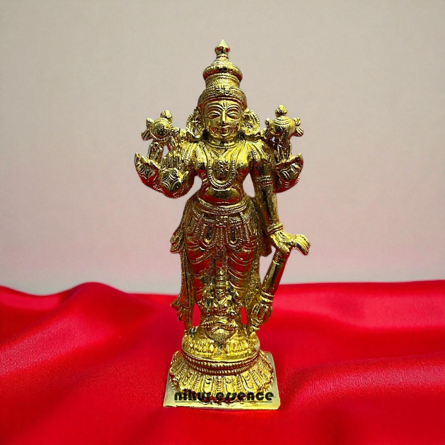 Cheluva Narayan Swamy Standing Idol – Nikur Essence Nikuressence