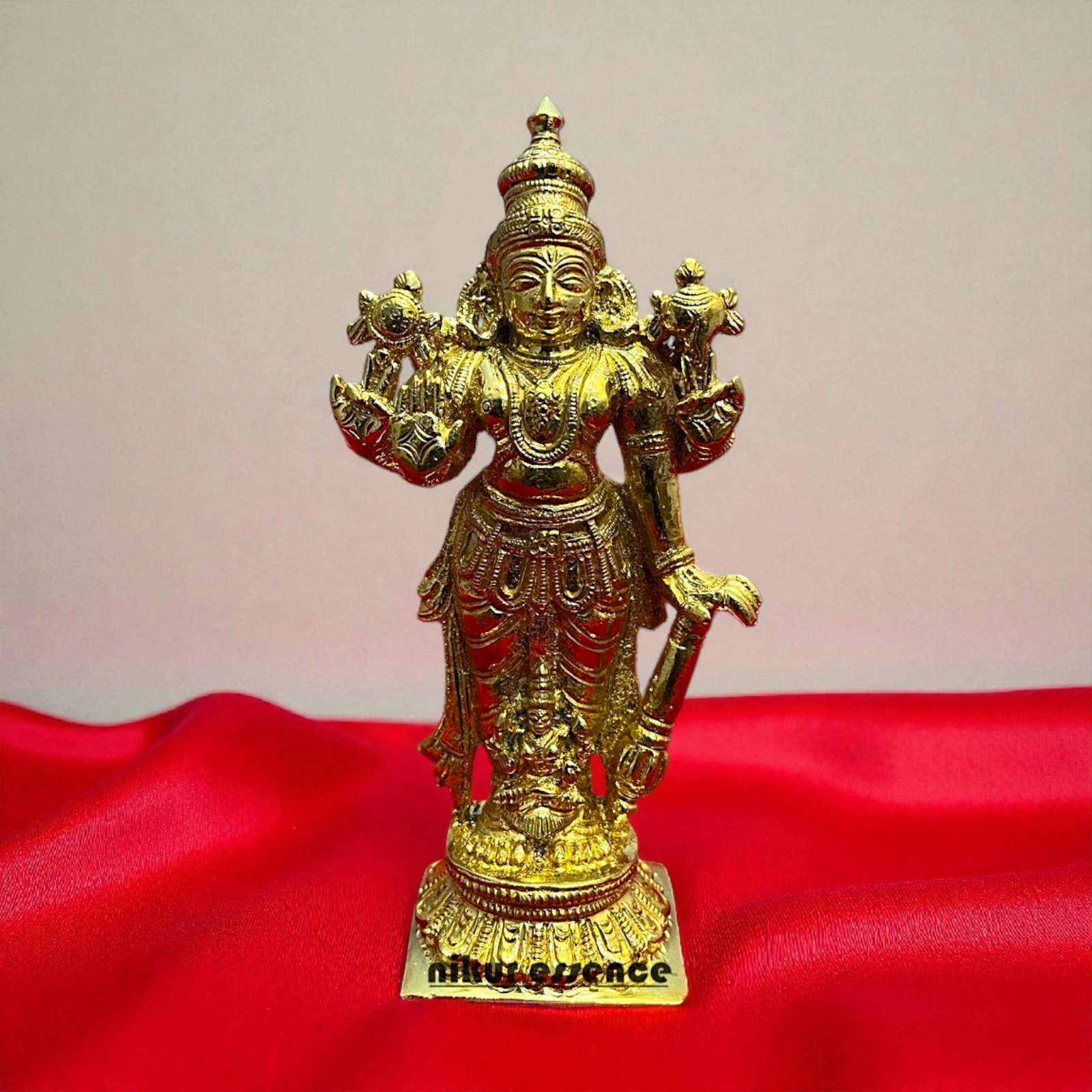 Cheluva Narayan Swamy Standing Idol – Nikur Essence Nikuressence