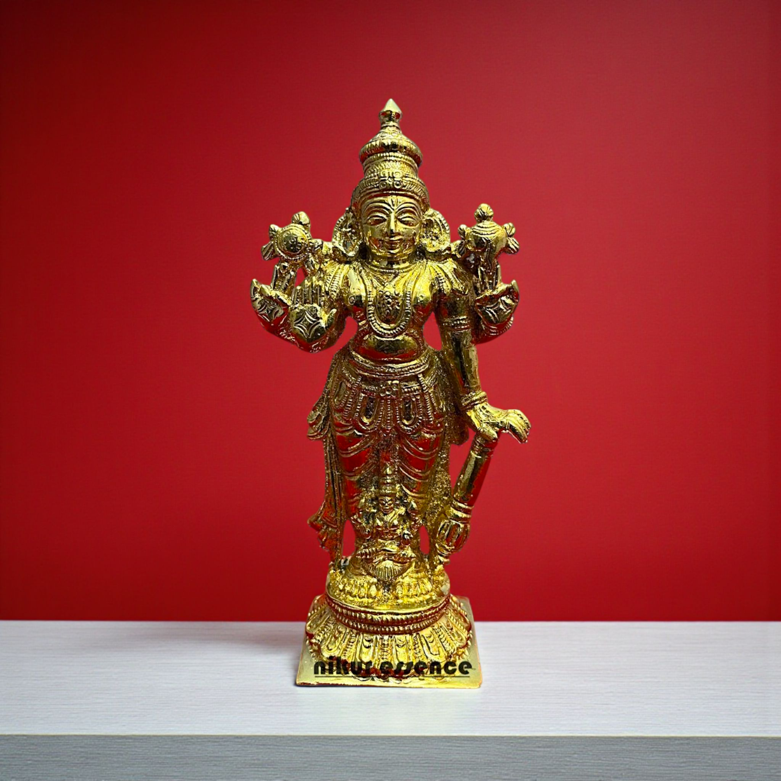 Cheluva Narayan Swamy Standing Idol – Nikur Essence Nikuressence