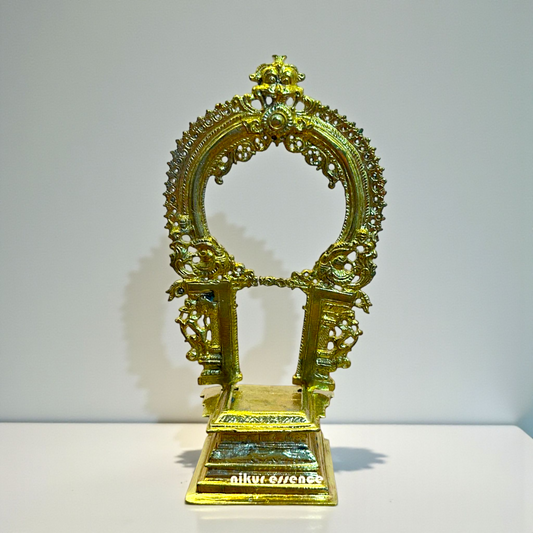 Panchaloha Peeta Prabhavali Idol – Handcrafted Sacred Pedestal with Arch Backdrop – Traditional Hindu Sculpture by Nikur Essence Nikuressence