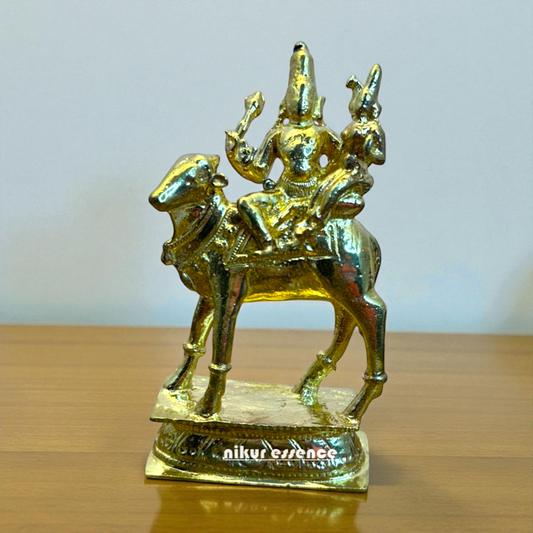 Panchaloha Shiva Parvati Seated on Nandi Idol – Handcrafted Divine Couple Statue for Home Temple – Sacred Hindu Sculpture by Nikur Essence Nikuressence