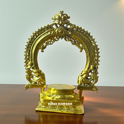 Peeta Prabhavali Panchaloha Idol by Nikur Essence – Handcrafted Sacred Backdrop for Deity Idols – Traditional Five-Metal Temple Frame Nikuressence