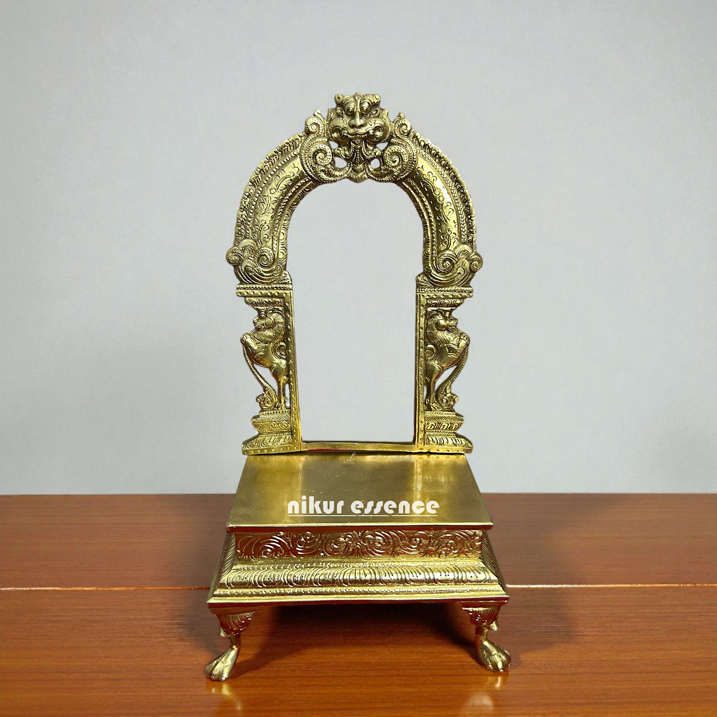 Peeta Prabhavali Panchaloha Idol by Nikur Essence – Handcrafted Sacred Halo Frame for Deities, Temple and Home Decor Nikuressence