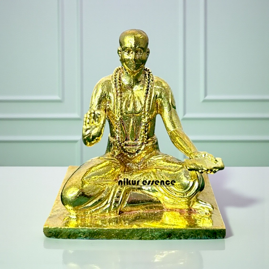 Divine Madhvacharya Panchaloha Idol by Nikur Essence – Handcrafted Spiritual Guru Statue in Sacred Panchaloha Metal for Devotion Nikuressence