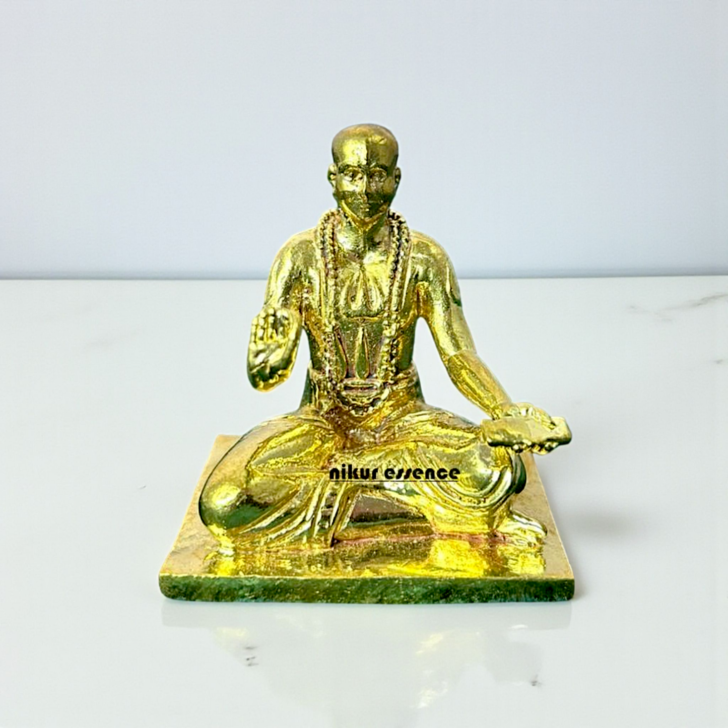 Divine Madhvacharya Panchaloha Idol by Nikur Essence – Handcrafted Spiritual Guru Statue in Sacred Panchaloha Metal for Devotion Nikuressence