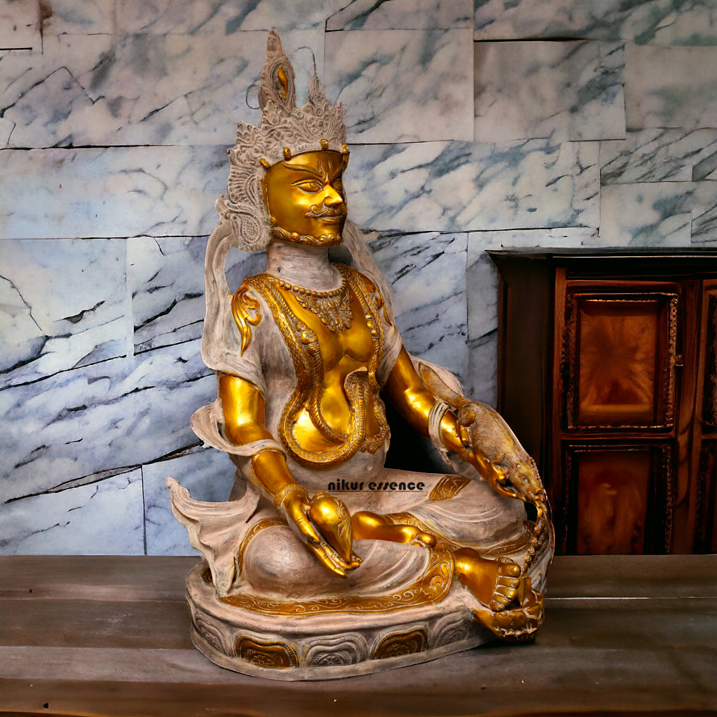 Brass kubera Sitting statue - 43 Inches Nikuressence