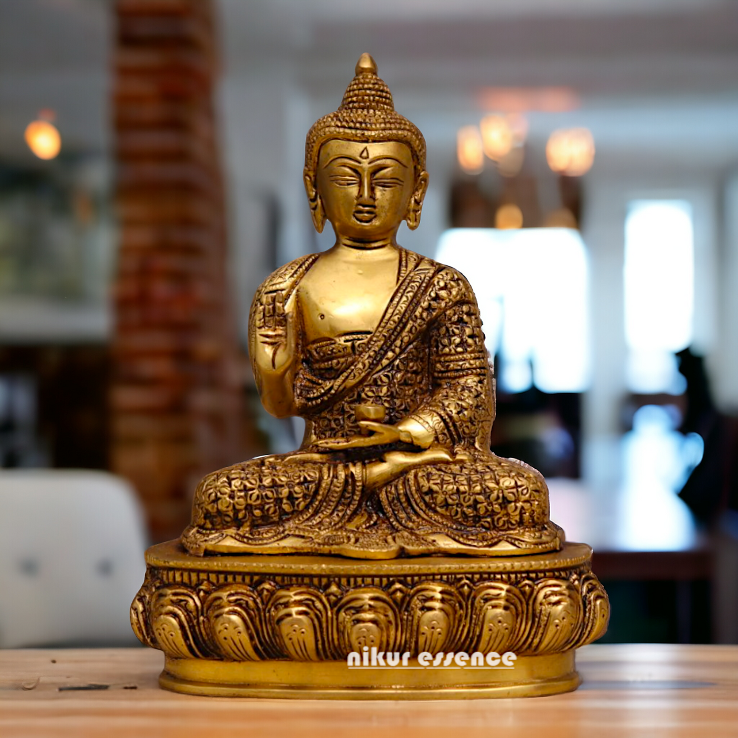 Solid Brass Buddha Sitting meditation idol - 9.5 inches Nikuressence