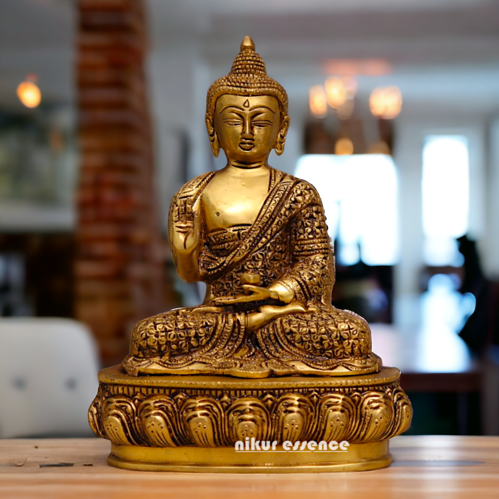 Solid Brass Buddha Sitting meditation idol - 9.5 inches Nikuressence