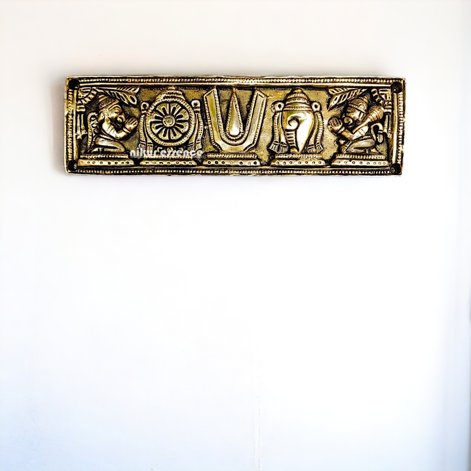 Shankh chakra namaha antique Brass wall Hanging- 2.8 Inches Nikuressence