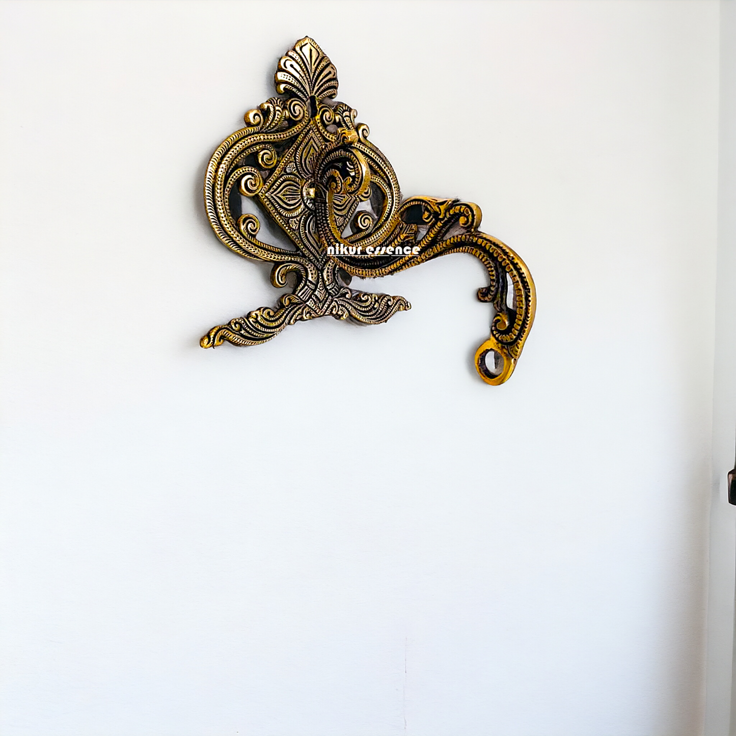 Antique Brass wall hanging décor bracket- 7 Inches Nikuressence