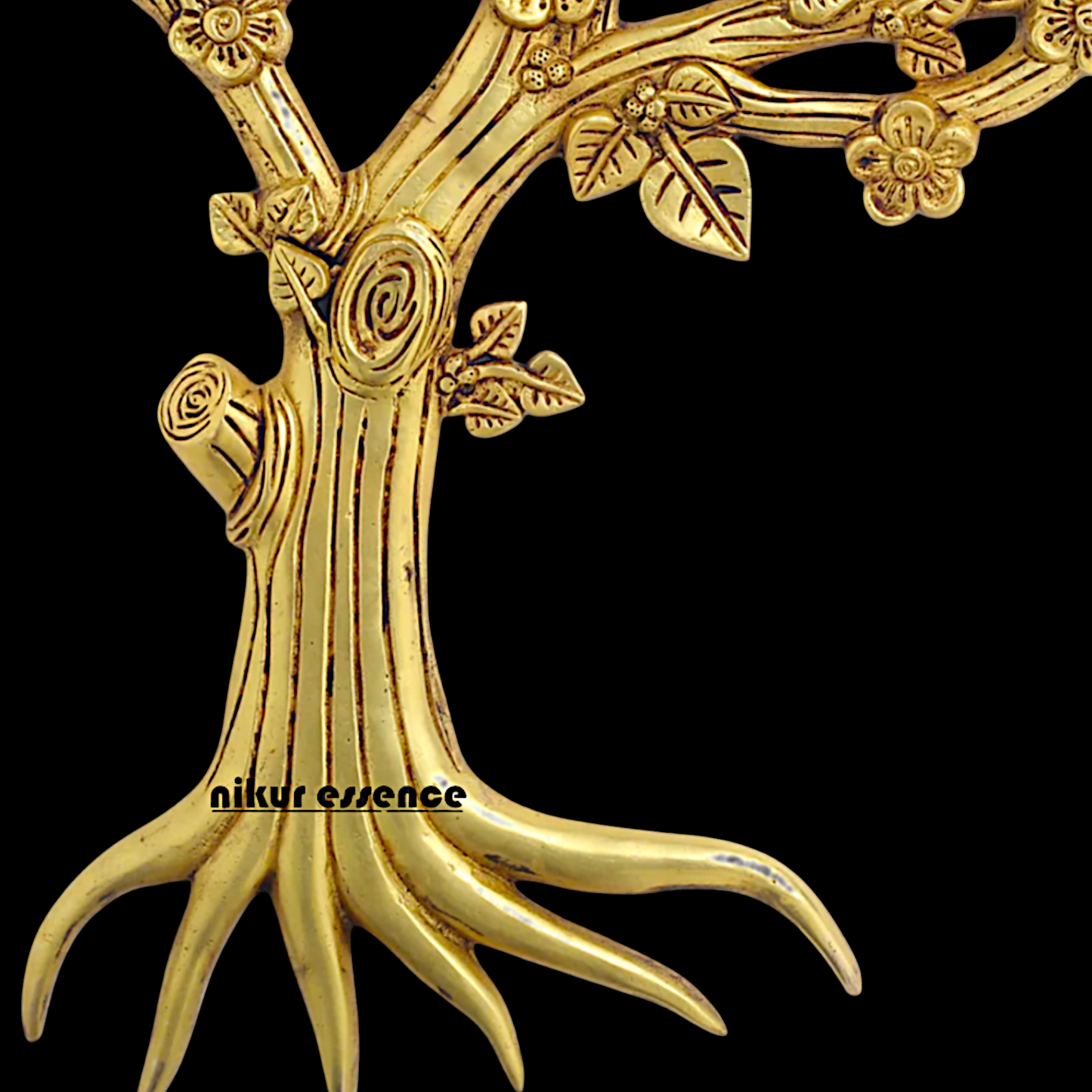 Kalpvriksha Tree Brass wall hanging plate - 19 Inches Nikuressence