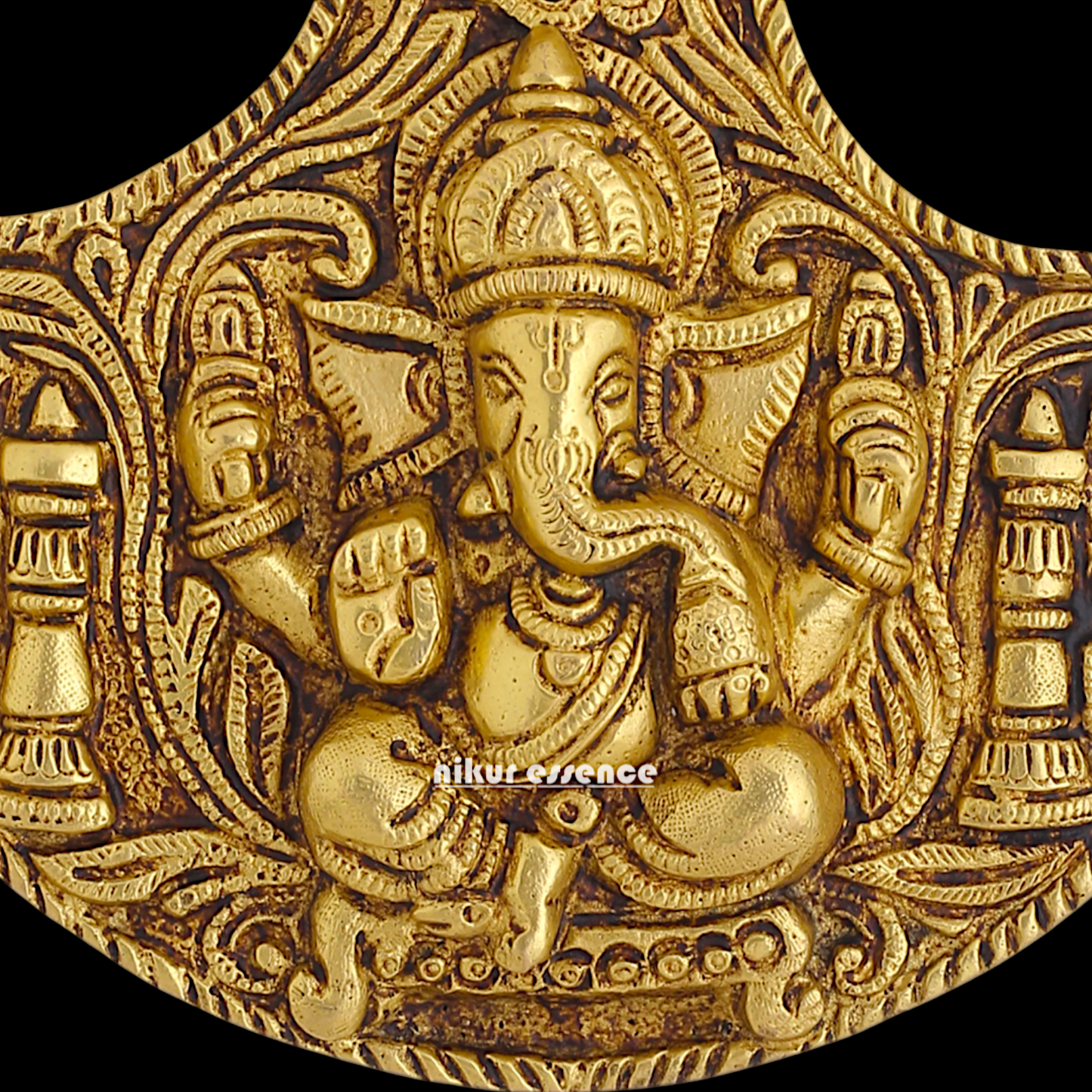 Ganesha Ganpati Brass wall Hanging plate idol - 8 Inches Nikuressence