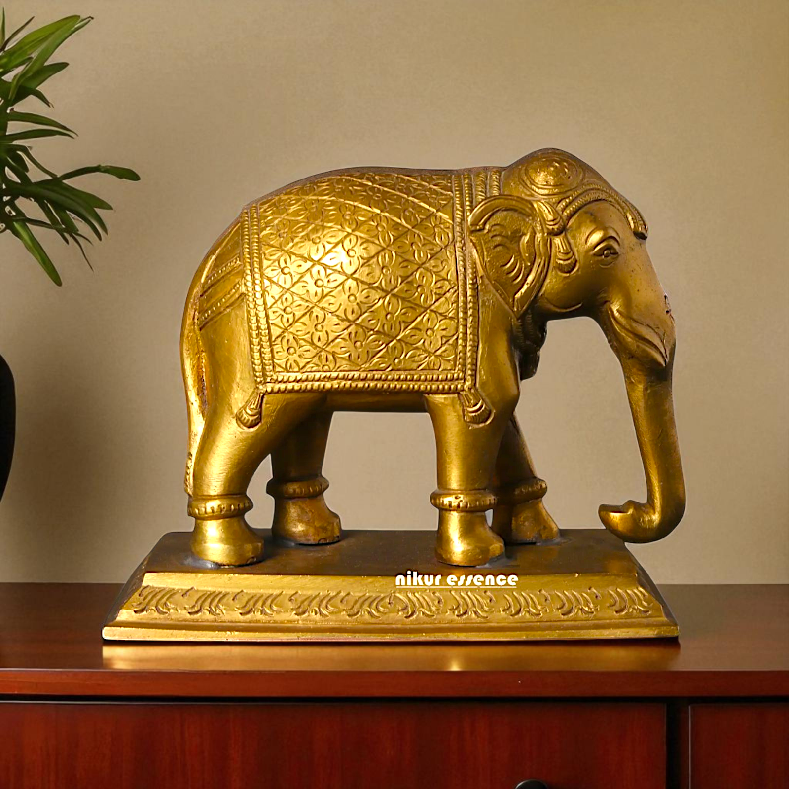 Panchaloha Elephant Beautiful decor statue - 5 Inches Nikuressence