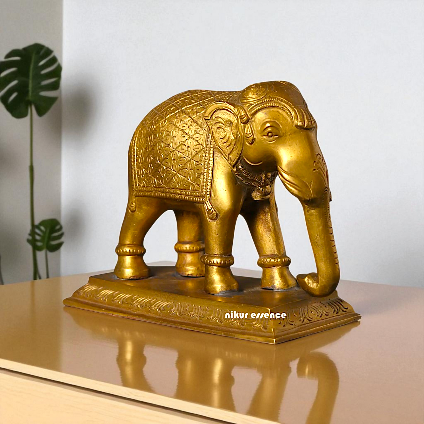 Panchaloha Elephant Beautiful decor statue - 5 Inches Nikuressence